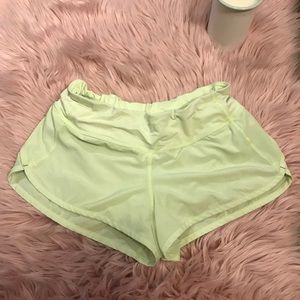 ✈️ Moving Sale🗺 Lulu shorts